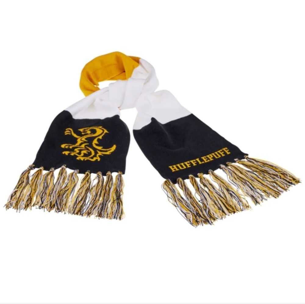 Universal Studios The Wizarding World Of Harry Potter Hufflepuff™ Emblem Scarf